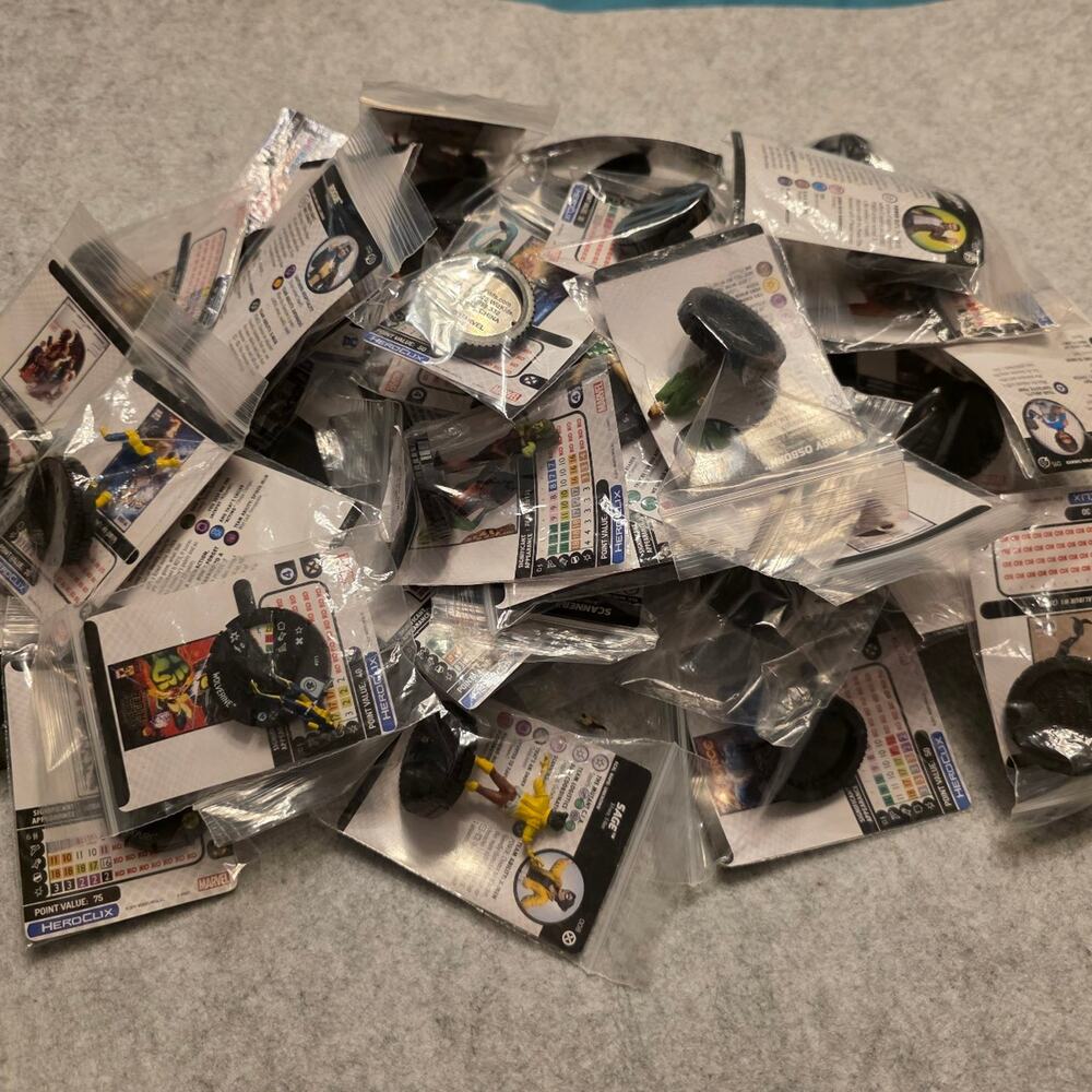 Heroclix 45 figures damaged